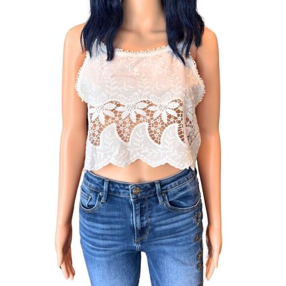 POL White Eyelet Lace Tank Top Small Cropped Boho Floral Scalloped Hem NWOT - Picture 2 of 6